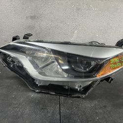 2014-2015-2016 TOYOTA COROLLA LEFT HEADLIGHT OEM USED