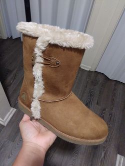Women's boots size 7.5