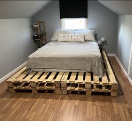 ****Wooden Pallets For Your Pallet Bed Project ****