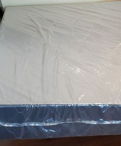 Queen box spring new can deliver