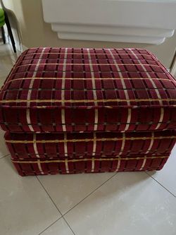 Ottoman on wheels