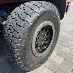 35x12.50r17 Toyo At3