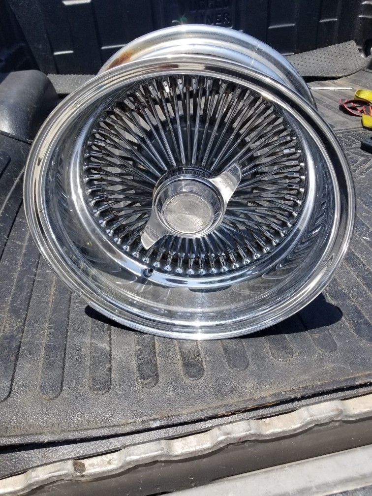 14inch Spoke Rim Hub And Knock Off Only 1 Rim