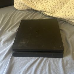 Standard PS4 No Wires Or Controllers 