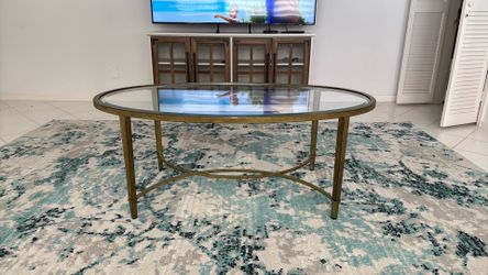 Oval coffee table