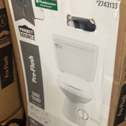 TOILETS 