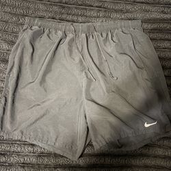Nike running shorts men’s xl