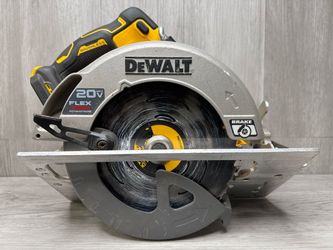 DeWalt DCS573 20V FlexVolt Max 7-1/4" Cordless Circular Saw (A1D031838)
