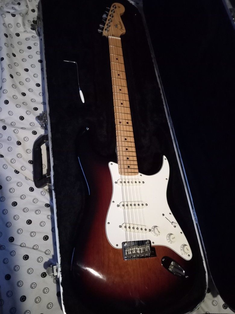 2013 Fender American Standard Stratocaster With Case