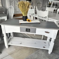 Entryway / Sofa / Console Table