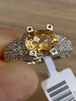 1.5 ct genuine Citrine on sterling silver ring. Size 6