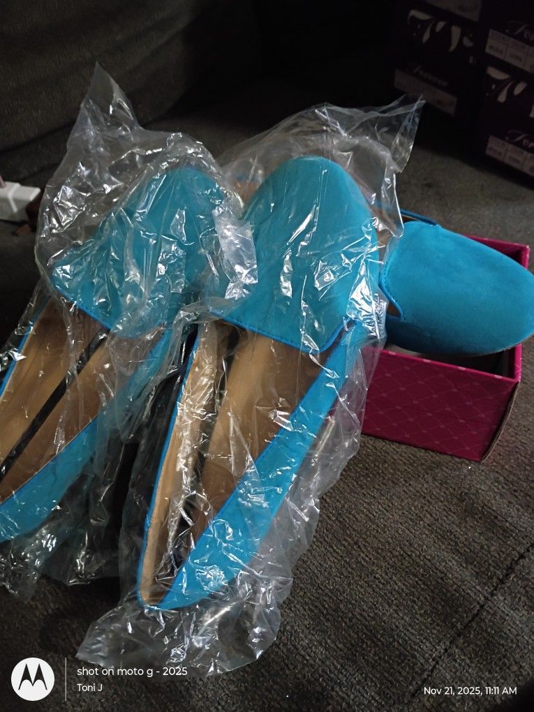 Glaze Aqua Blue Flats  Size 5.5