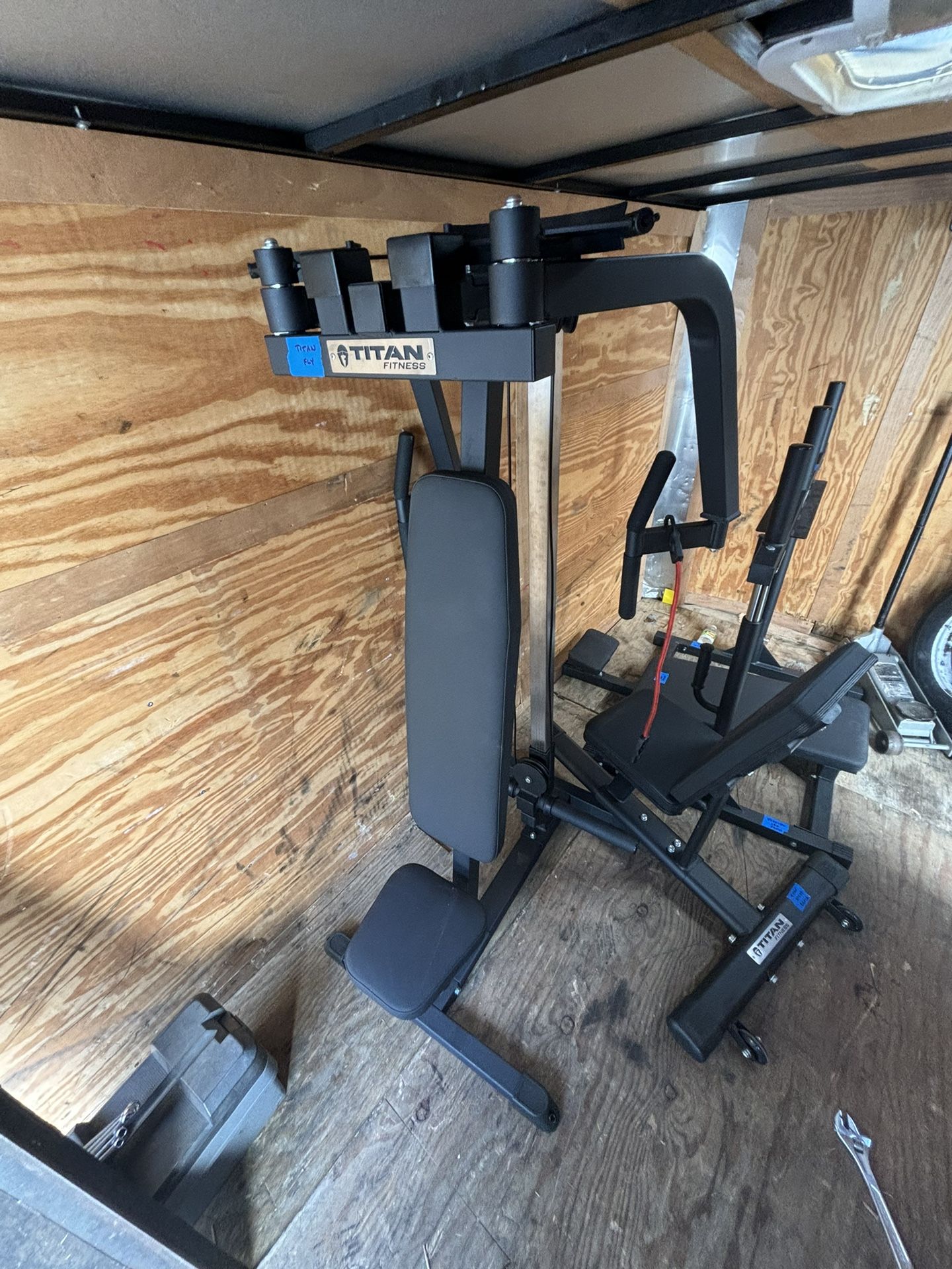 Titan fitness pec fly Rear Delt 