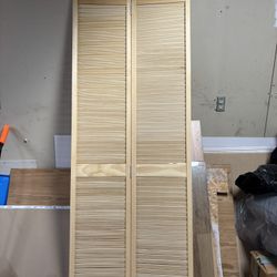 LOW PRICE MOVING- NEW WAYFAIR BIFOLD DOOR 