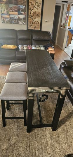 4 Peice Black And Gray Table Set