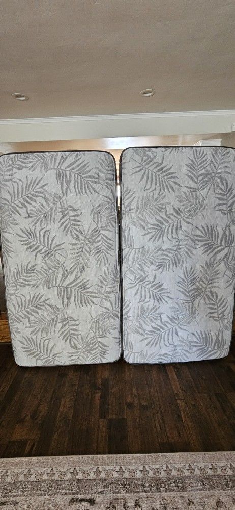 Seally Mattress -Twin