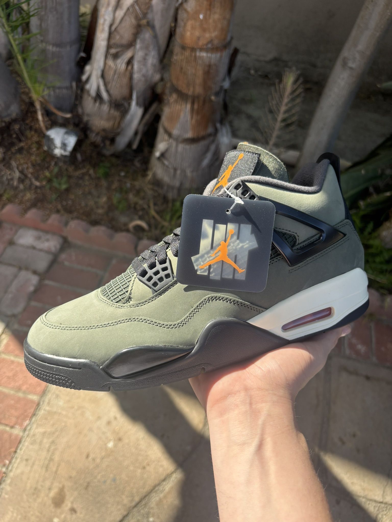 Jordan 4 X Undefeated