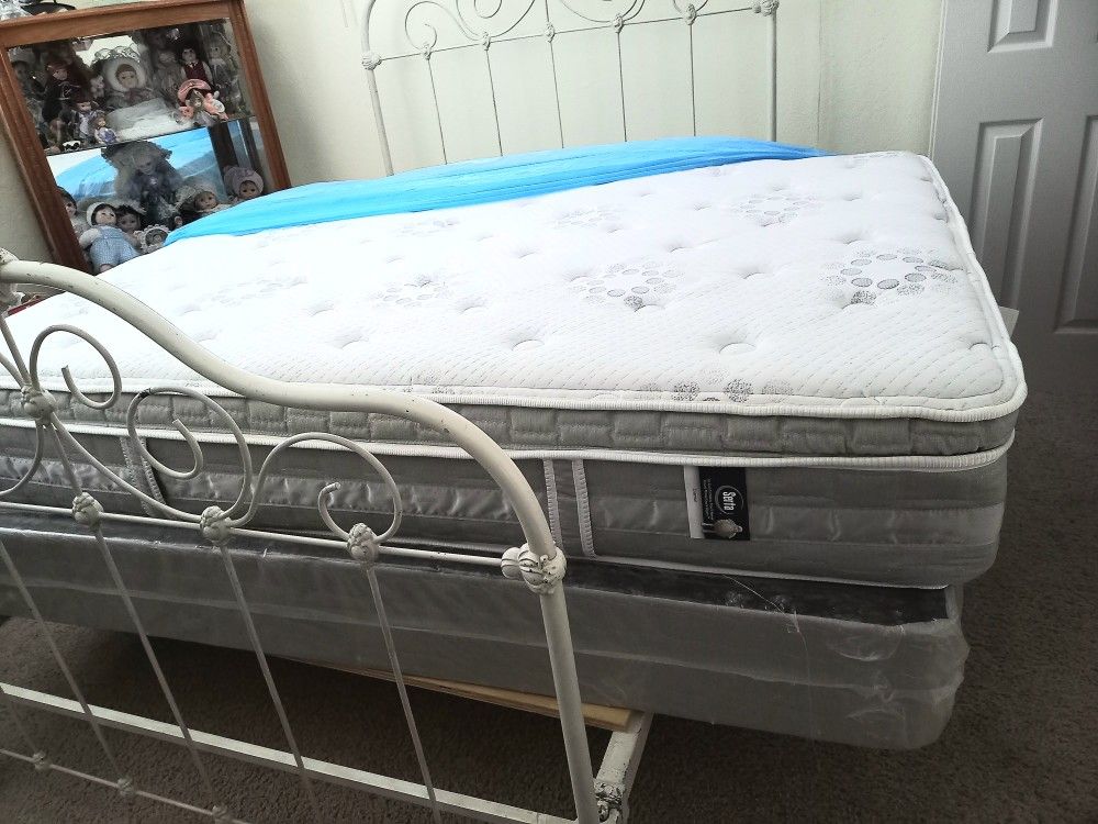 Full Size Serta Perfect Sleeper Enamon EuroTop Mattress & Box Spring Set
