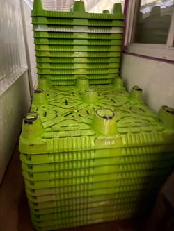 48 x40 plastic parlets