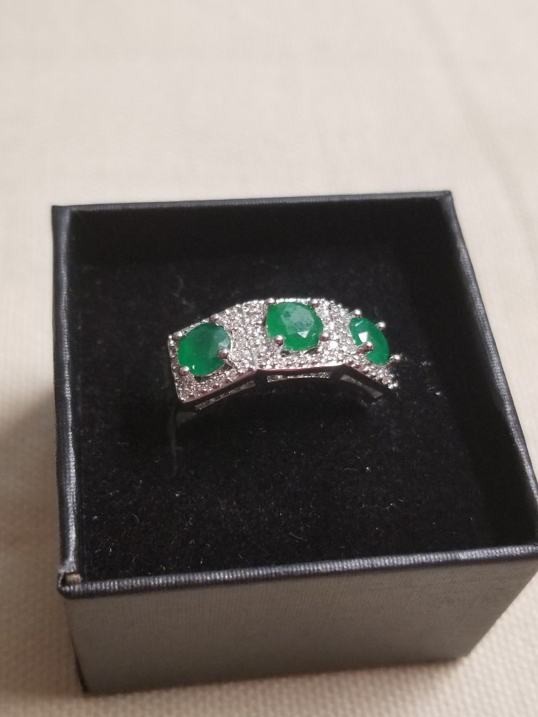 BEAUTIFUL STERLING SILVER WITH EMERALD RING #1