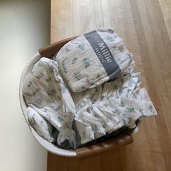 23 Millie Moon Newborn Diapers