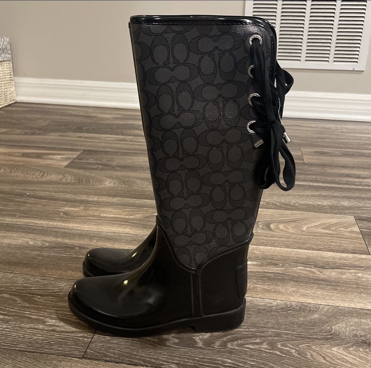 Coach Rain Boots Black Size 6 for Sale in Boynton Beach FL