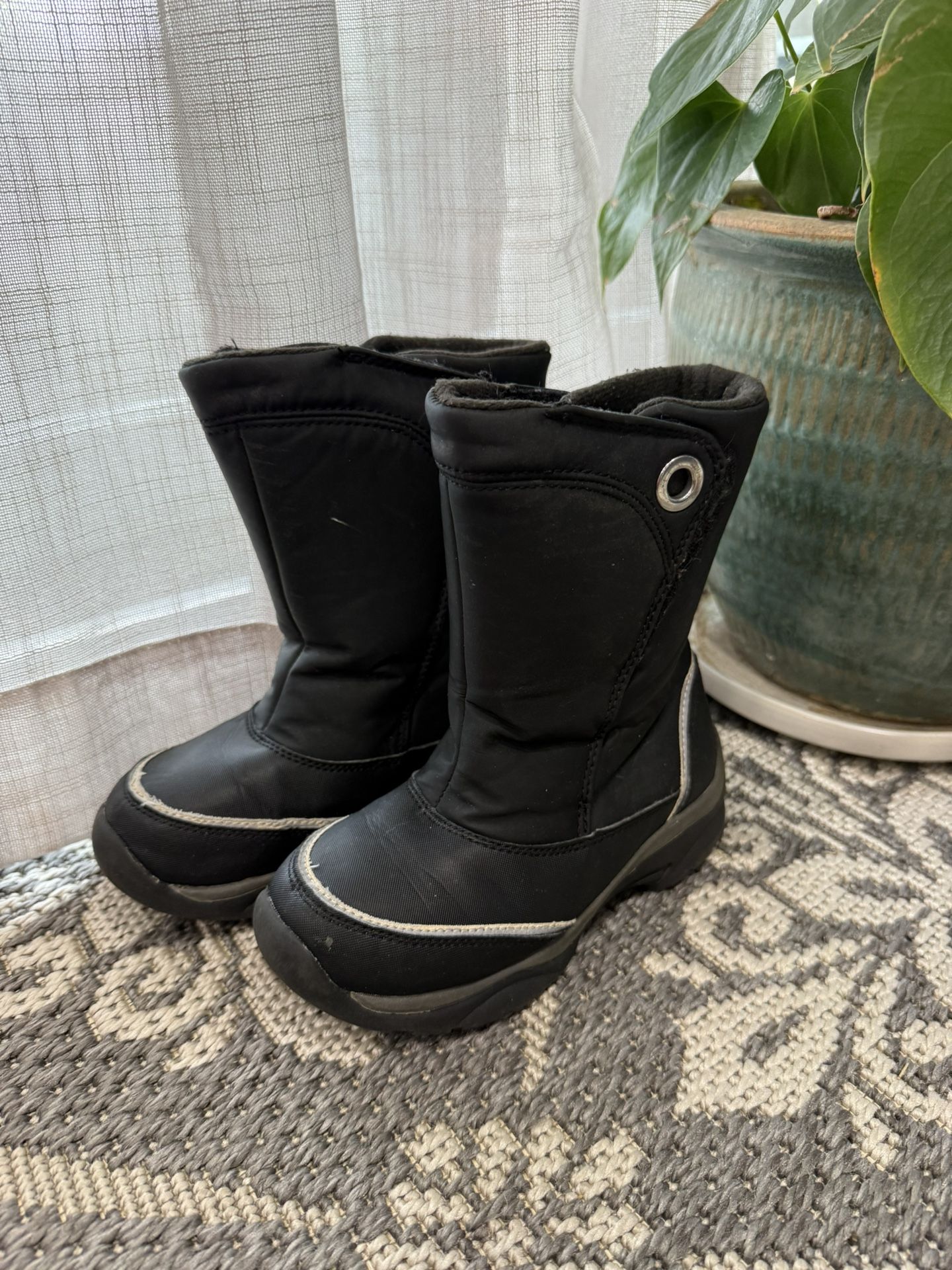 Snow Boots