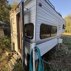 Truck Camper 8ft Long (NO TITLE- $800 Obo)