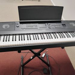 Yamaha DGX 670