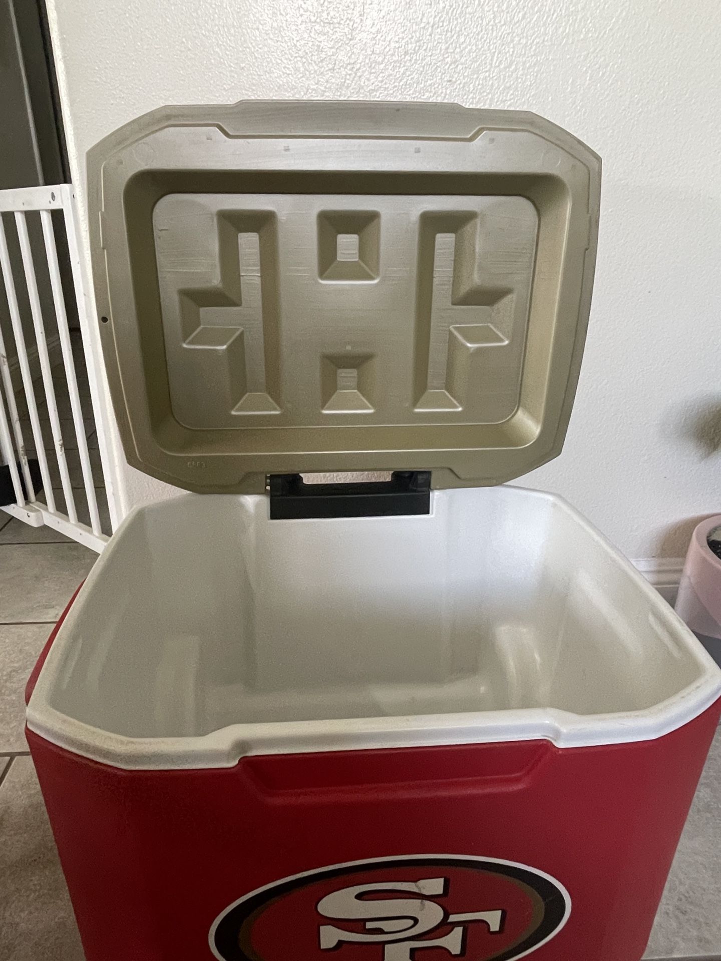 49ers Coleman ice cooler for Sale in Stockton, CA - OfferUp