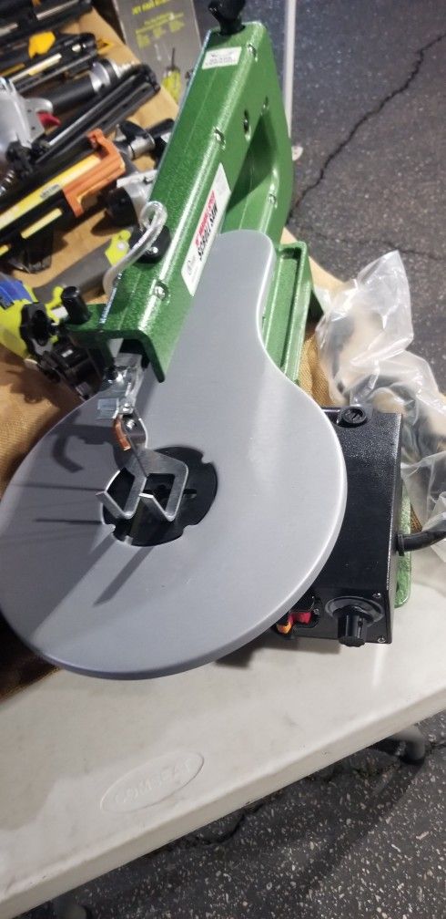 central scroll saw