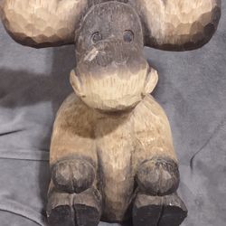 Sitting Moose Cub Statue Polyresin/Plastic Indoor Outdoor Yard Garden Patio GUC