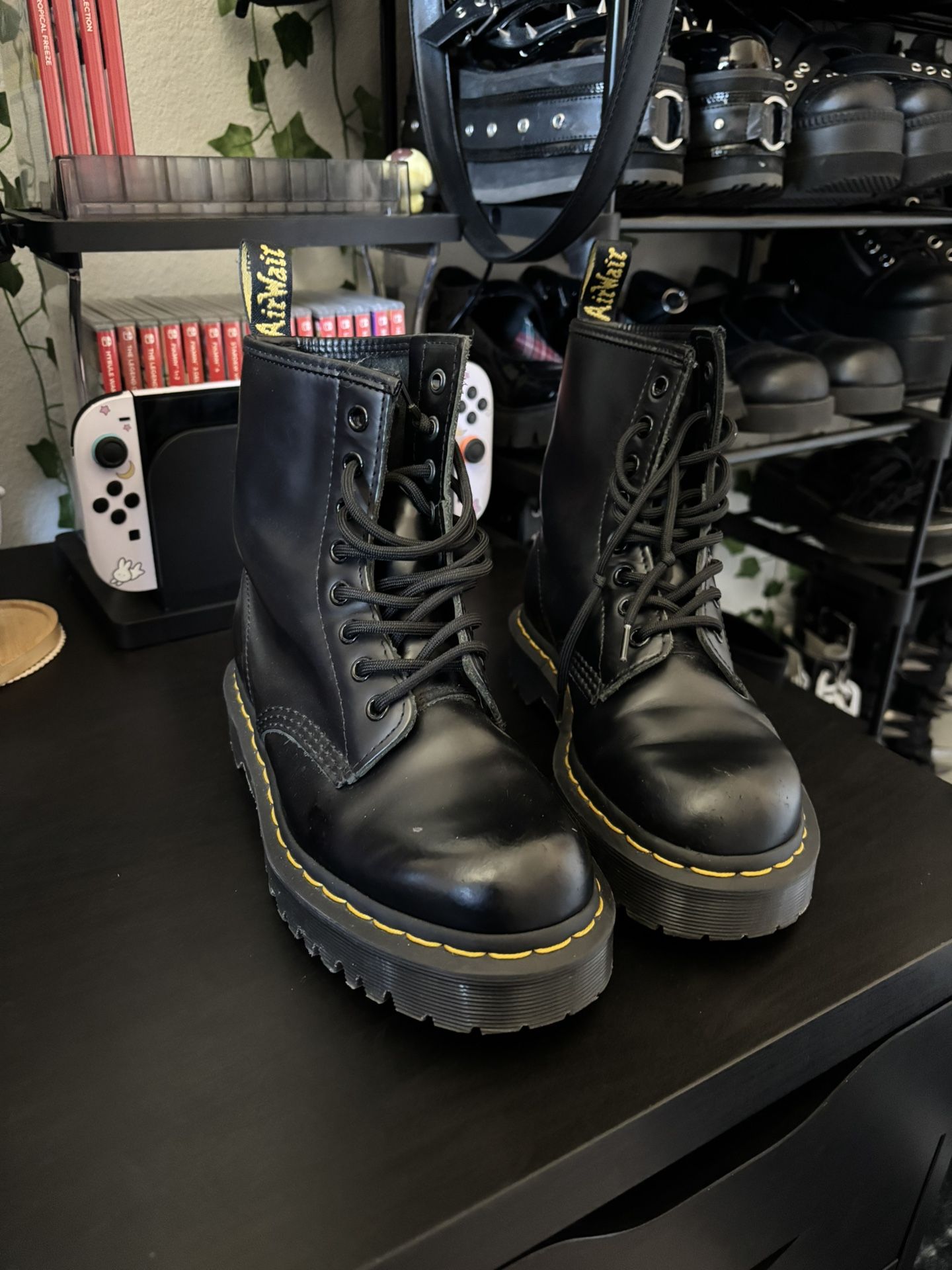 Black Doc Martens Boots – Size 5 Men / 6.5 Women – Classic Leather