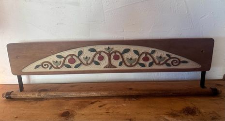 Vintage Chicken Creek Carvers Wooden Quilt Rack - Primitive Folk Art