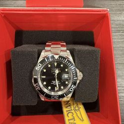 Invicta Pro Diver Swiss Ronda 705 caliber 40 mm Men’s Watch 