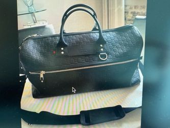 Gucci GG Embossed Leather Duffel Bag Authentic LIKE NEW large Jumbo Guccissima calfskin rubberized Boston Logo dual handle shoulder strap
