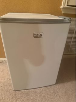 Black and Decker mini fridge