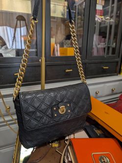 Marc Jacobs handbag with gold chunky chain