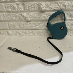 Blue Trail Retractable Dog Leash for Dogs Up To 65 lbs., 16 ft.