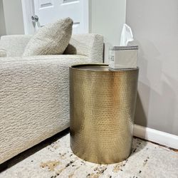 Accent Table / Side Table