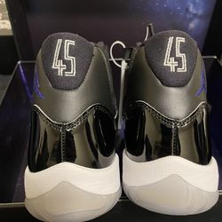 Space jam 11s size 8 M Brand new