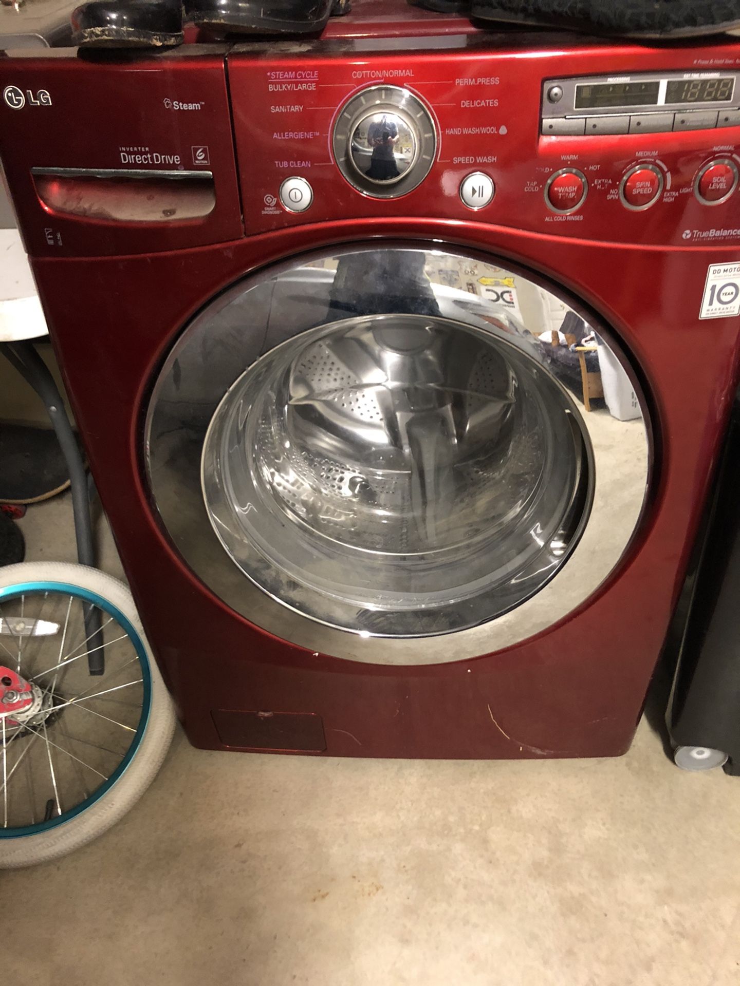 Two washers and a dryer one washer is not working but the dryer is working good and the white washer is working good too