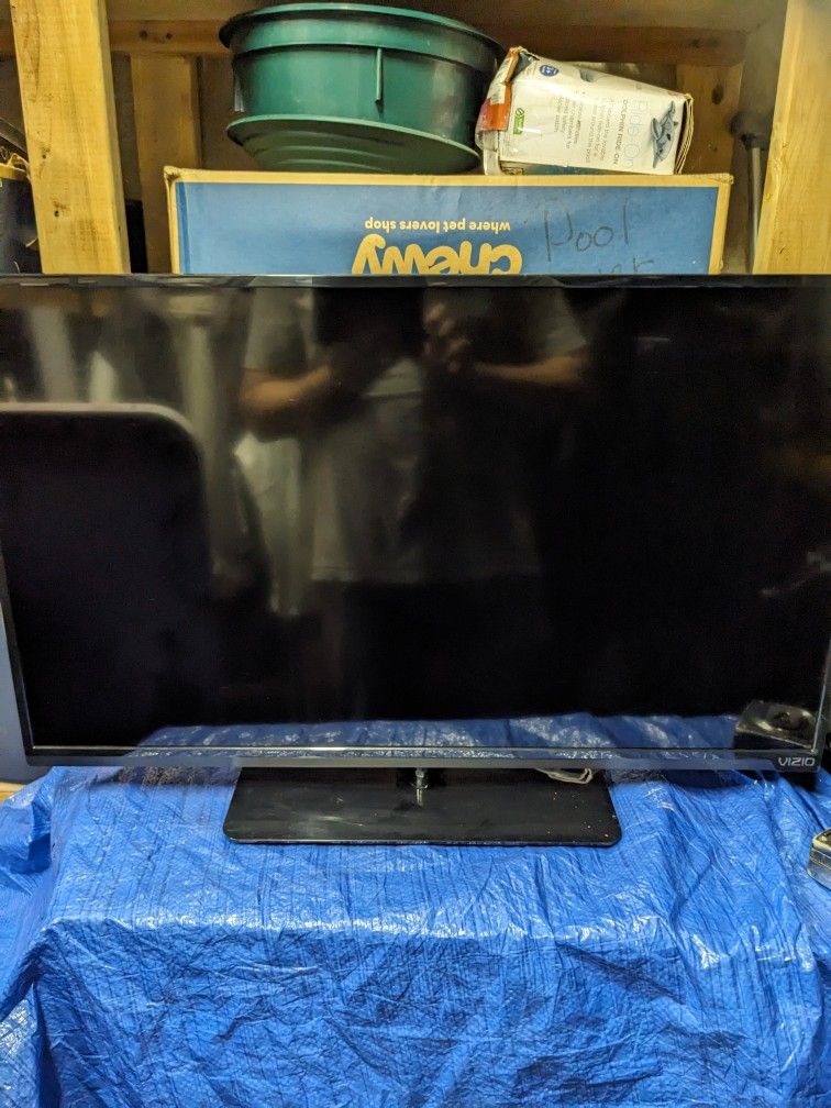 Vizio. E320-BO. 32-in Monitor