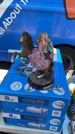 Victoria Collection Horse Statue