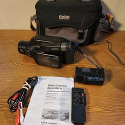 Sony CCD-F730V 8mm Video Camera Camcorder kit. Works.