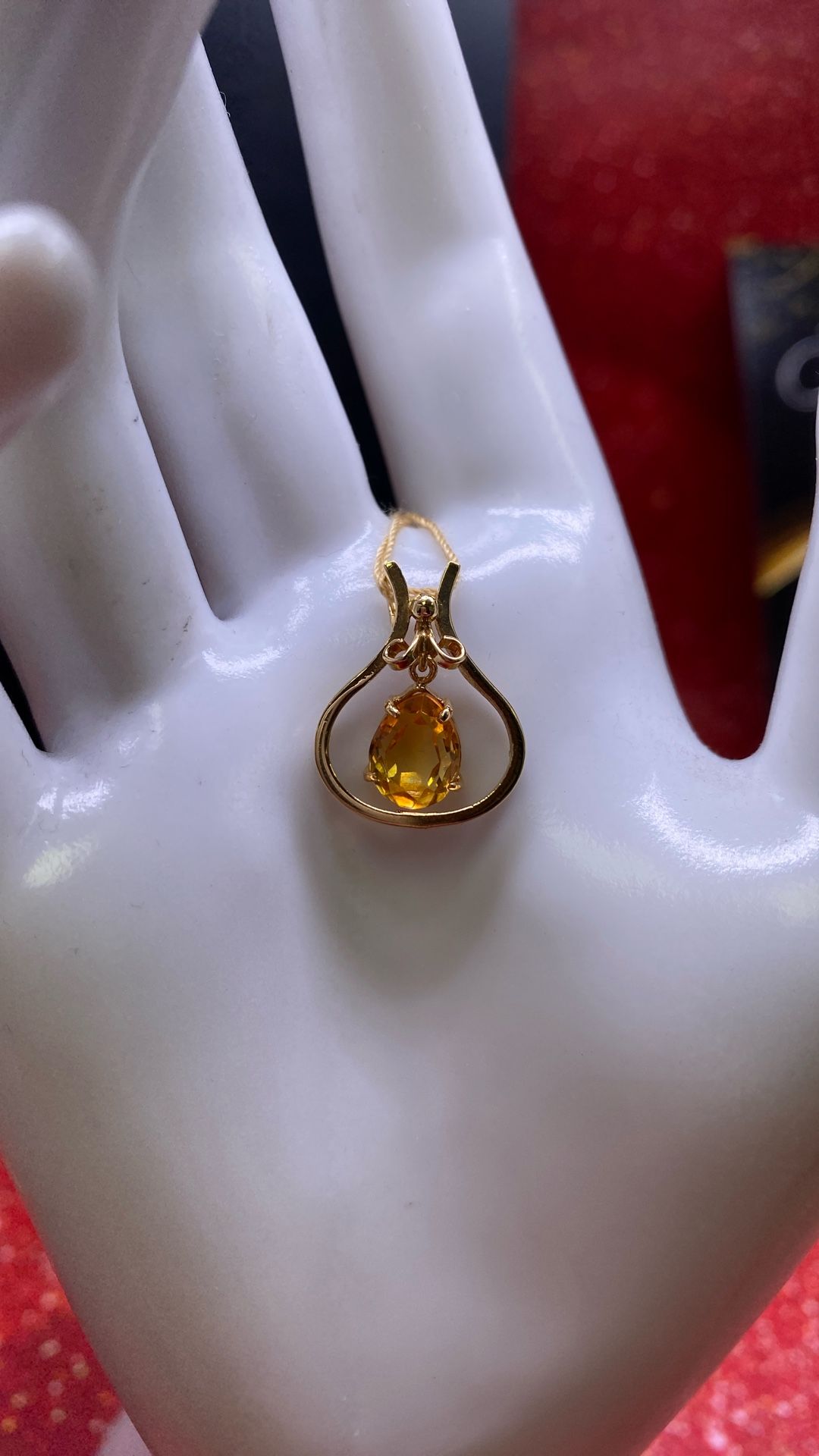 18k Citrine Dangle Pendant