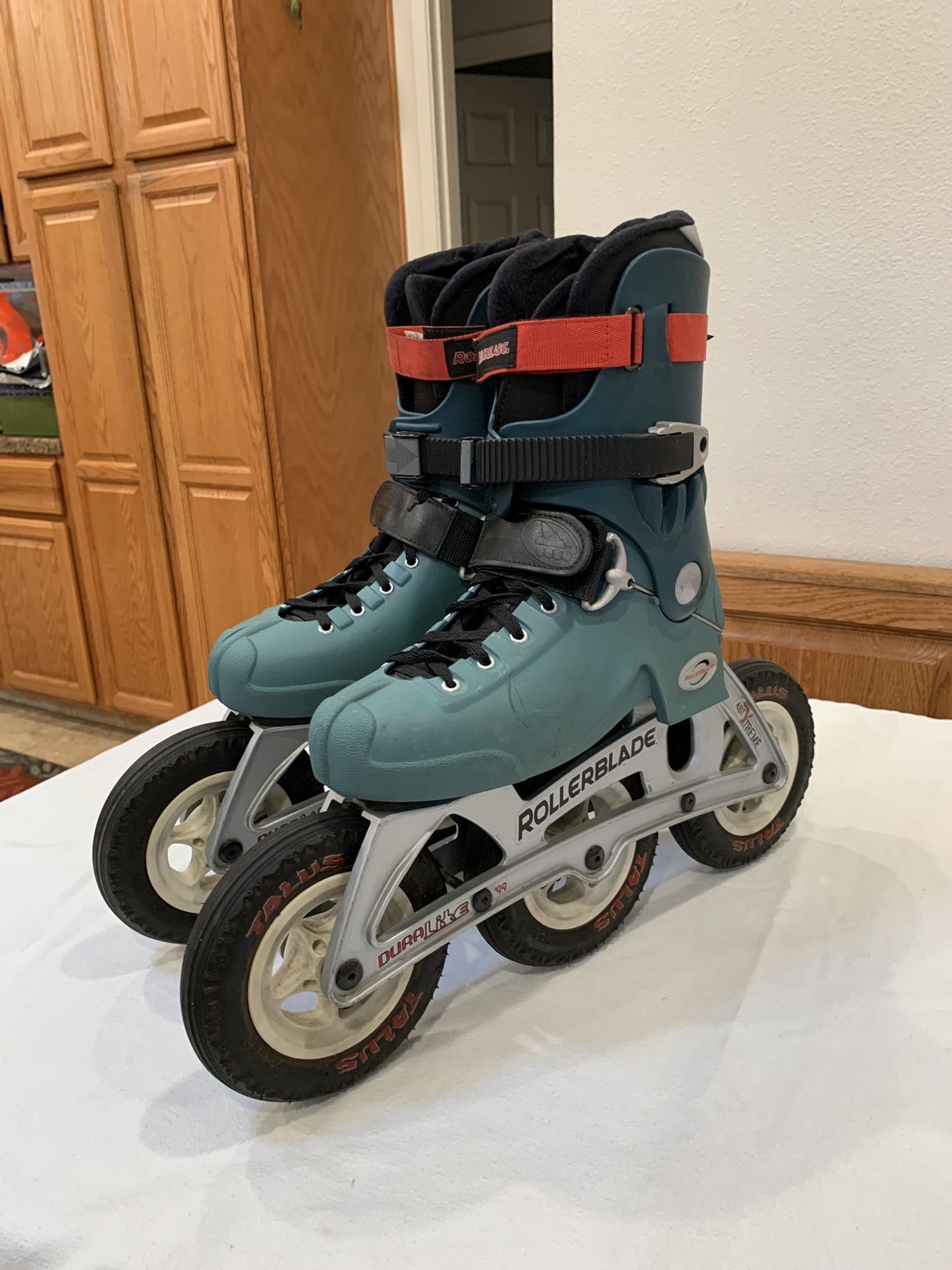 Rollerblade Coyote Talus ABT Size 8/26.0 Extreme Inline Skates 6 x 1.25 Wheels