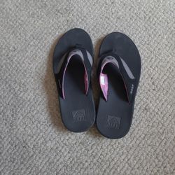 Women's  Sandals With Bottle Opener Size 8