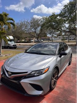 Toyota Camry SE 2018