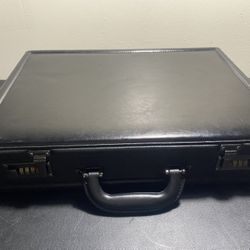 Samsonite Briefcase Leather Briefcase Like New Samsonite Briefcase MAKE AN OFFER!